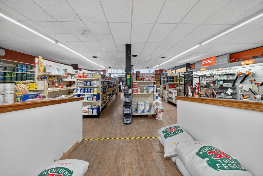 More Photos Of 103 W 2nd St N, Wright City General Retail For Sale