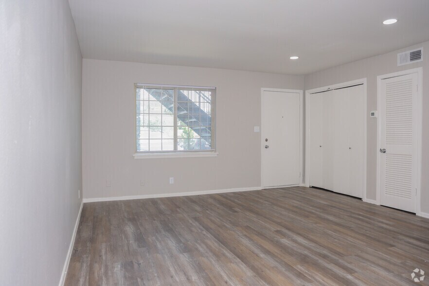 More Photos Of 1713 S Memorial Dr, Tulsa Apartments For Sale