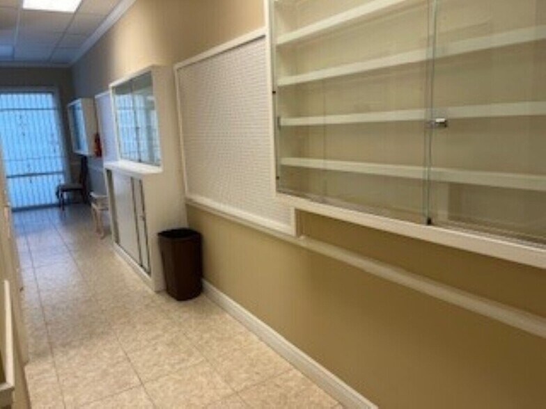 More Photos Of 9035 Americana Rd, Vero Beach Office For Sale