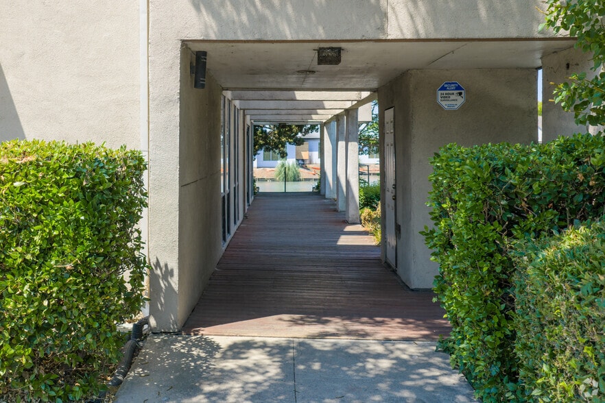 More Photos Of 2111 W March Ln, Stockton Office For Lease