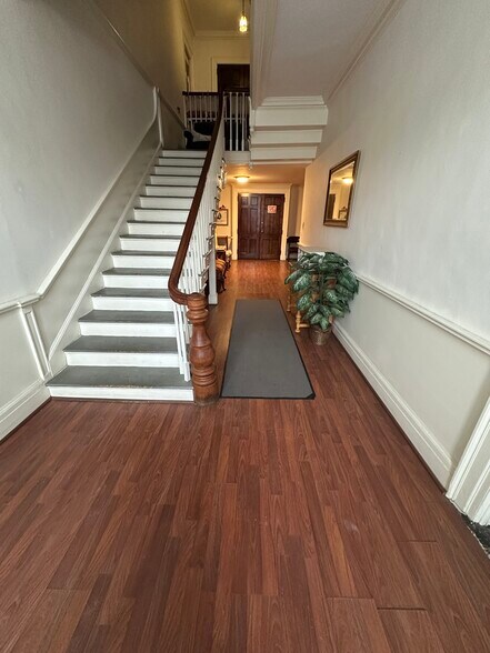 More Photos Of 31 Green St, Newburyport Office For Lease