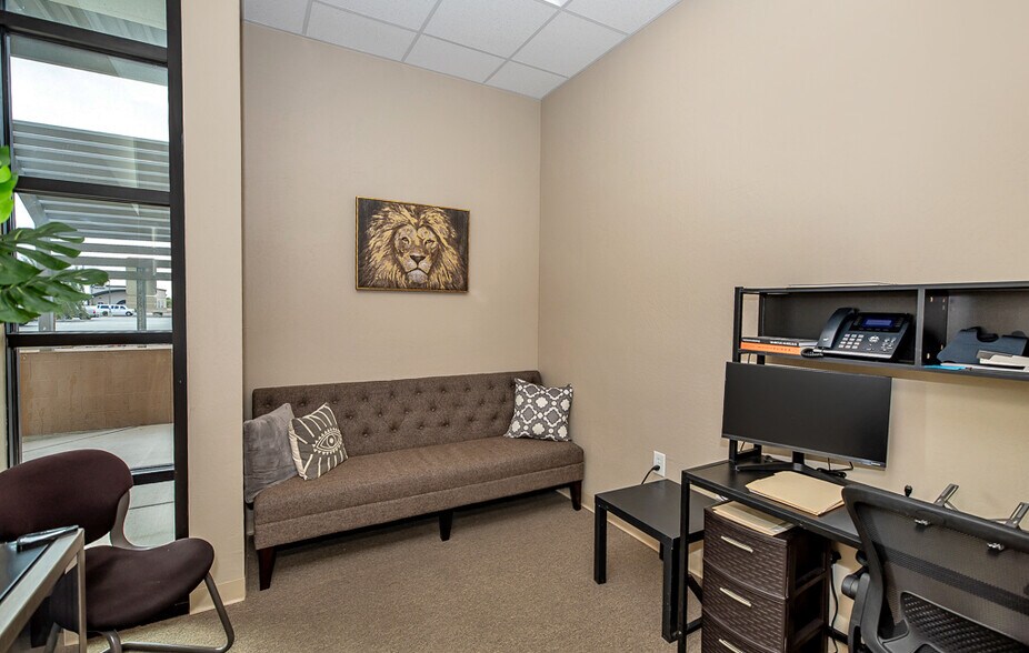 More Photos Of 11375 S Fortuna Rd, Yuma Storefront Retail Office For Sale