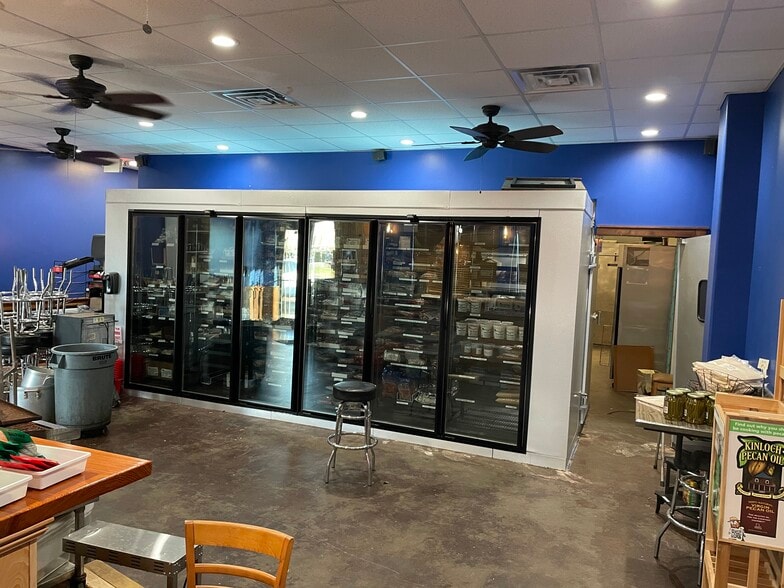 More Photos Of 1330 Broadway St, Pearland Storefront Retail Office For Lease
