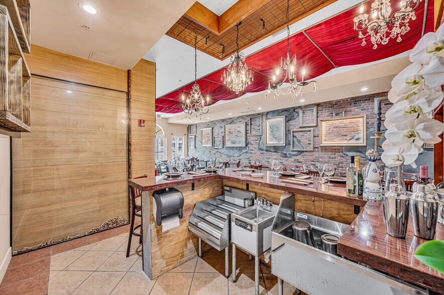 More Photos Of 223 Valencia Ave, Coral Gables Restaurant For Lease