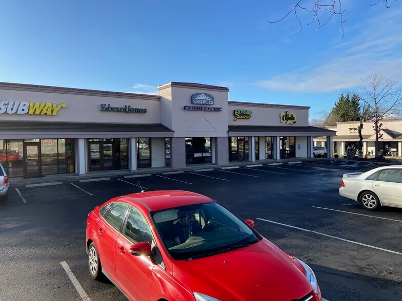 More Photos Of 930-980 N Phoenix Rd, Medford Unknown For Lease