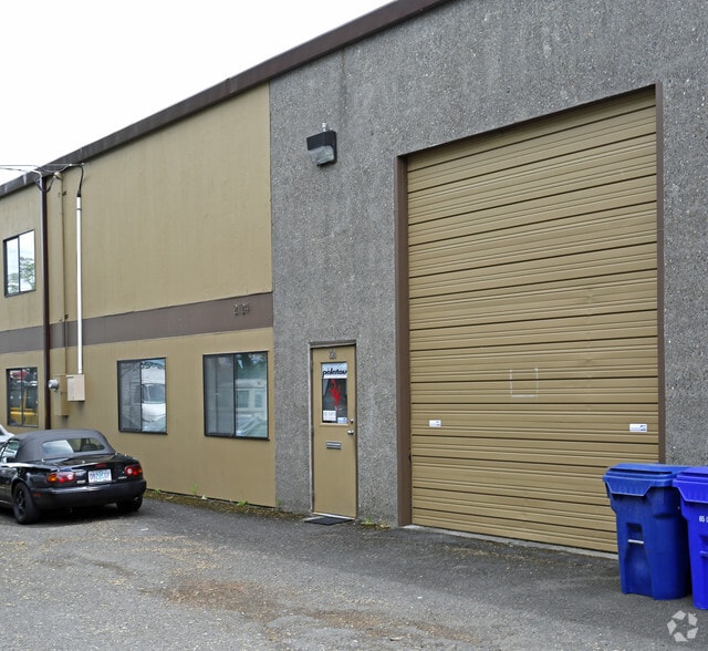 More Photos Of 2104-2134 SE 9th Ave, Portland Warehouse For Lease