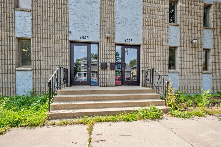 More Photos Of 3438-3446 Snelling Ave S, Minneapolis Distribution For Lease