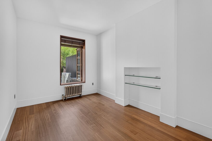 More Photos Of 60 Greenwich Ave, New York Apartments For Sale