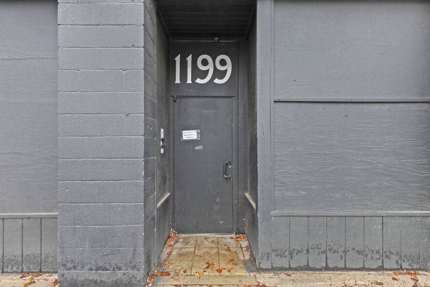 More Photos Of 1185-1205 W Broad St, Columbus Storefront Retail Office For Sale