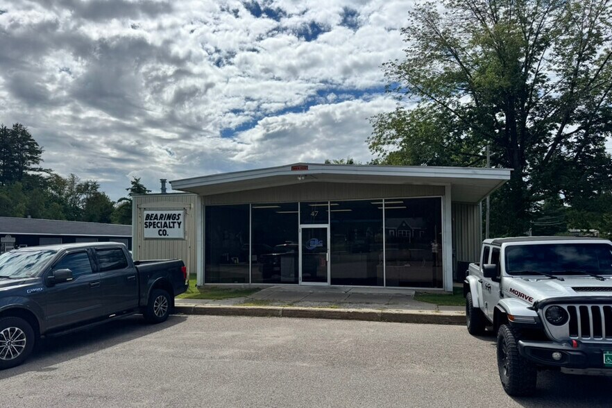 More Photos Of 47 Commerce St, Williston Industrial For Lease
