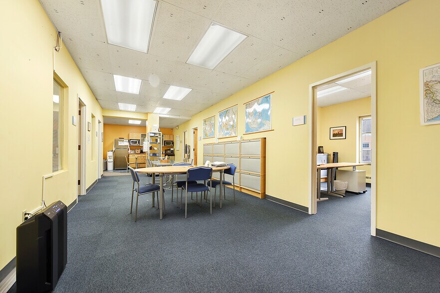 More Photos Of 5938-5948 Baum Blvd, Pittsburgh Medical For Lease