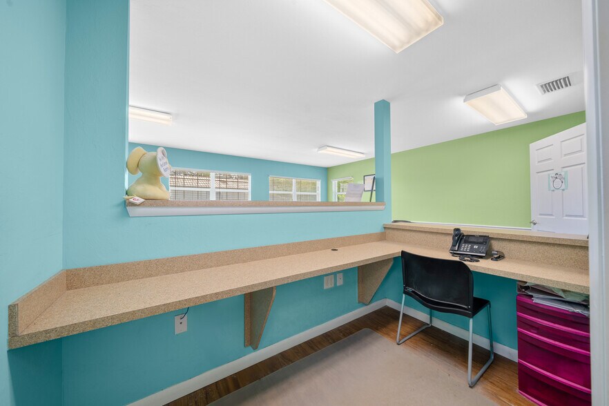 More Photos Of 1415 NW 23rd Ave, Chiefland Medical For Sale