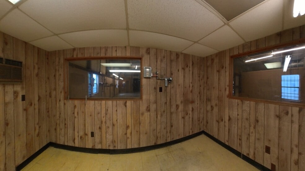 More Photos Of 14826 Yarberry St, Houston Warehouse For Sale