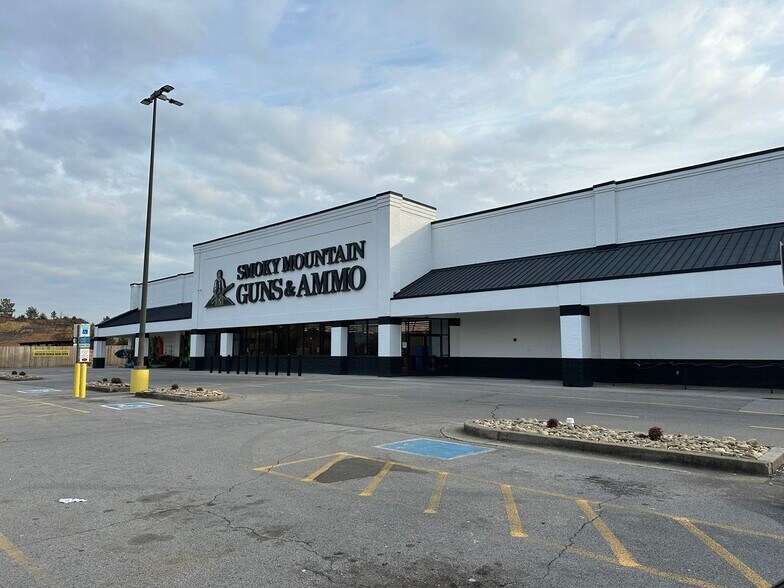 More Photos Of 6213-6221 Riverview Crossing Dr, Knoxville Unknown For Lease