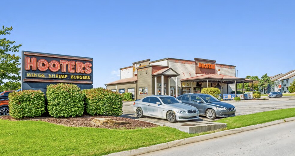 More Photos Of 6100 SW 10th Ave, Topeka Restaurant For Sale