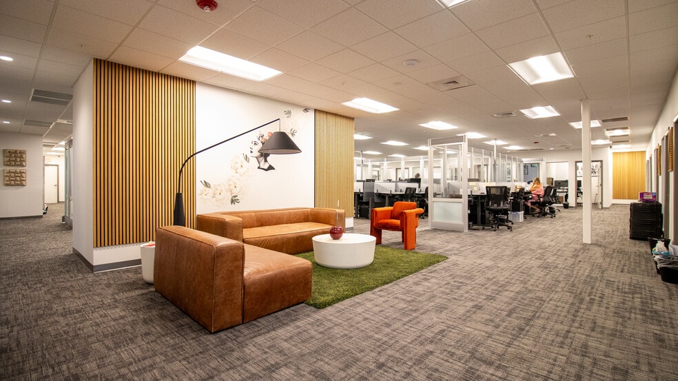 More Photos Of 3707 W Cherry St, Tampa Office For Sale
