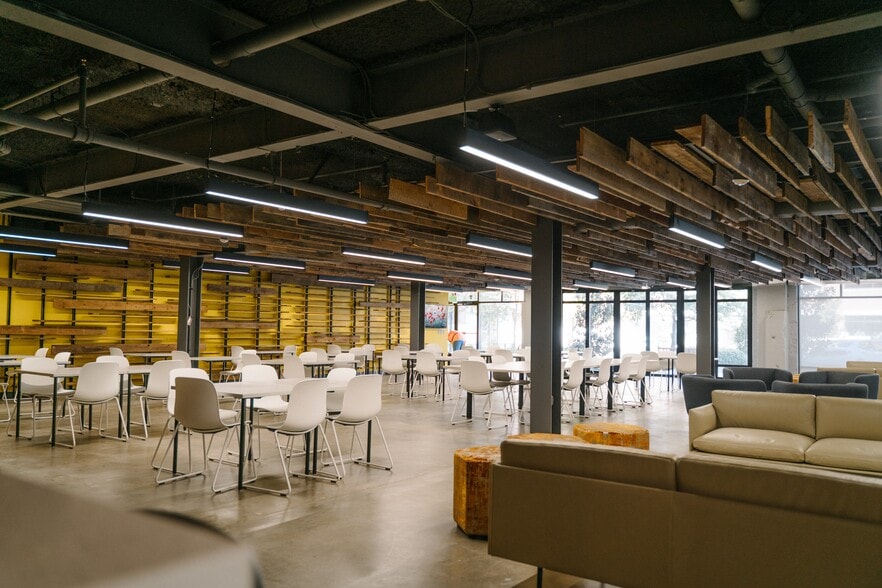 More Photos Of 1300 South Blvd, Charlotte Office For Sale