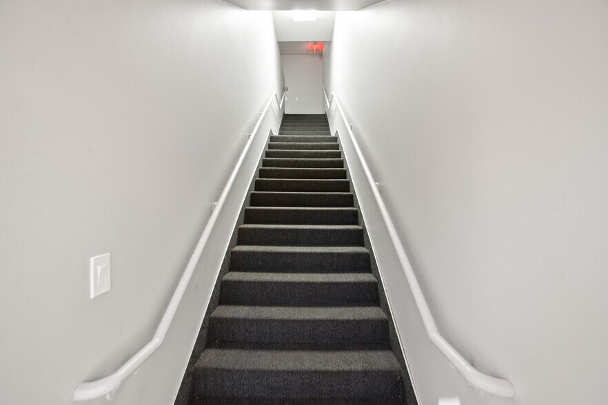 More Photos Of 1351 S Lewis St, Anaheim Warehouse For Sale