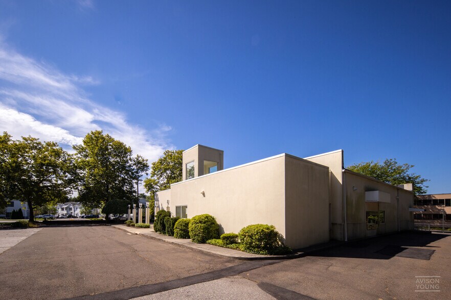 More Photos Of 1495 Post Rd E, Westport Office For Lease