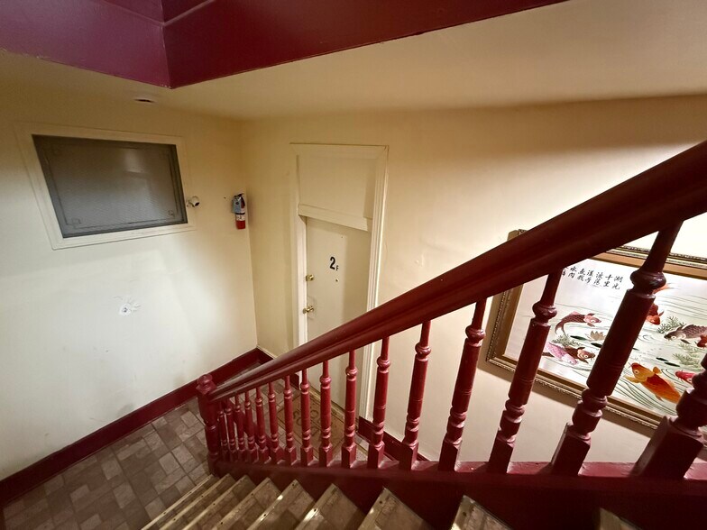More Photos Of 615 Summit Ave, Union City Apartments For Sale