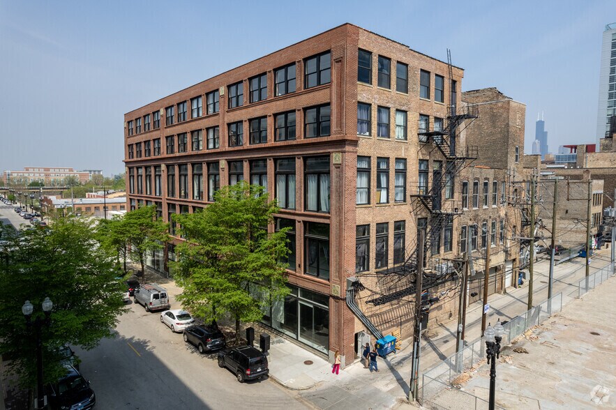 More Photos Of 2255 S Michigan Ave, Chicago Apartments For Lease