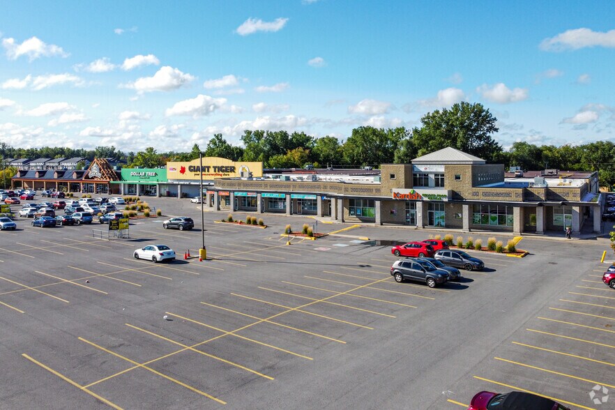 Primary Photo Of 2950 Bank St, Ottawa General Retail For Lease