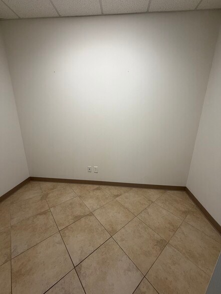 More Photos Of 6230 Colleyville Blvd, Colleyville Business Park For Lease