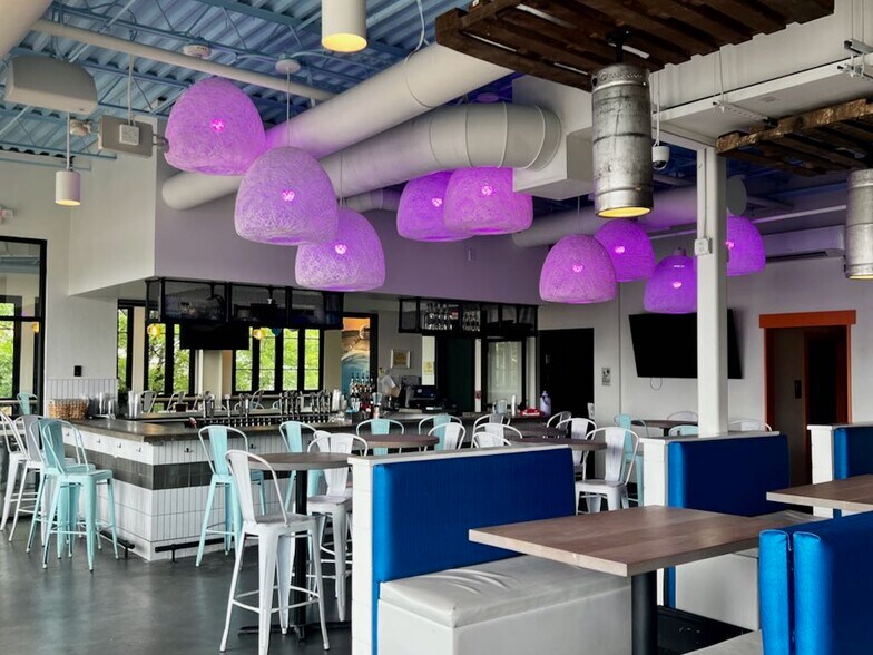 More Photos Of 8632 Main St, Woodstock Restaurant For Lease