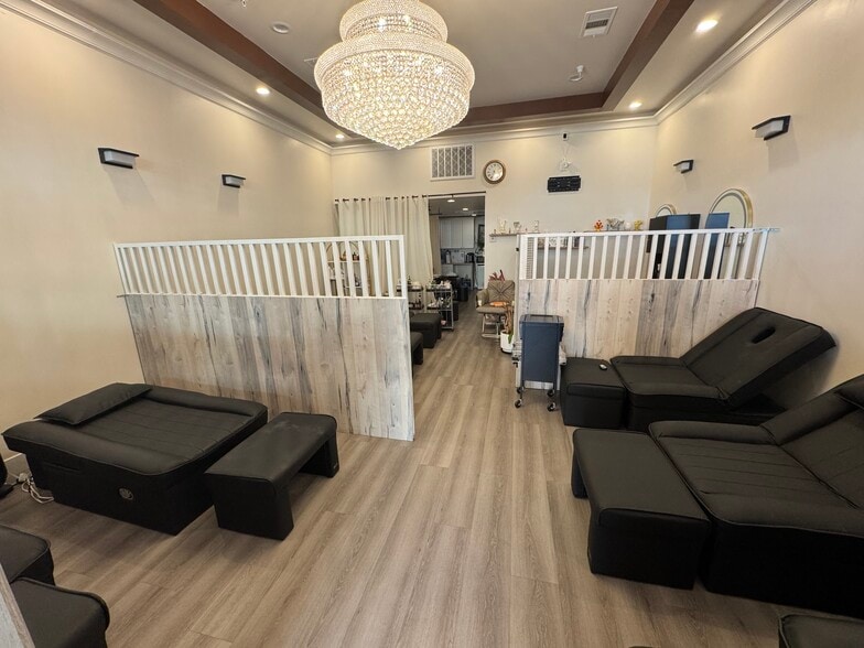 More Photos Of 919 Story Rd, San Jose Storefront For Sale