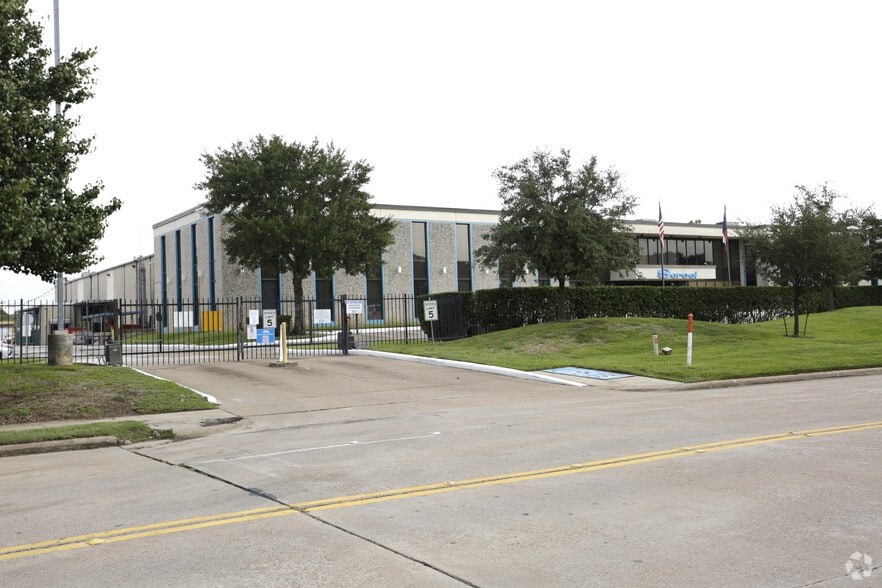 More Photos Of 17200 Park Row, Houston Warehouse For Sale