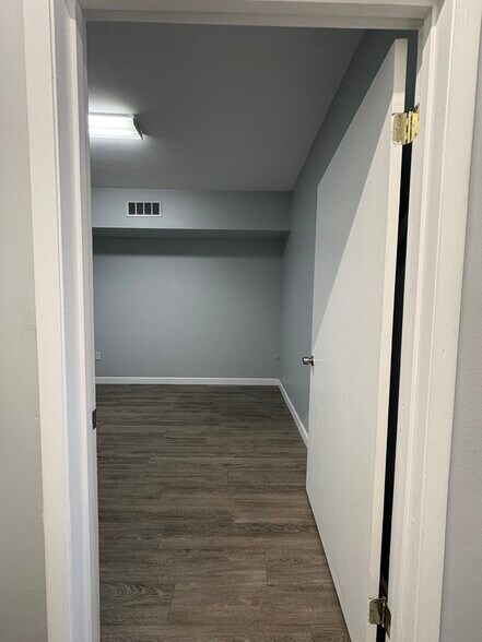 More Photos Of 501-527 S Paula Dr, Dunedin Office For Lease