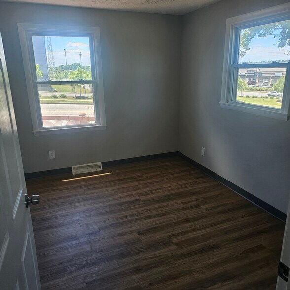 More Photos Of 4416 Fitch Ave, Nottingham Medical For Lease