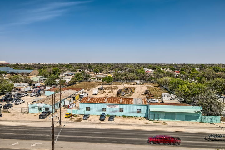 More Photos Of 3507 SW Military Dr, San Antonio Freestanding For Sale