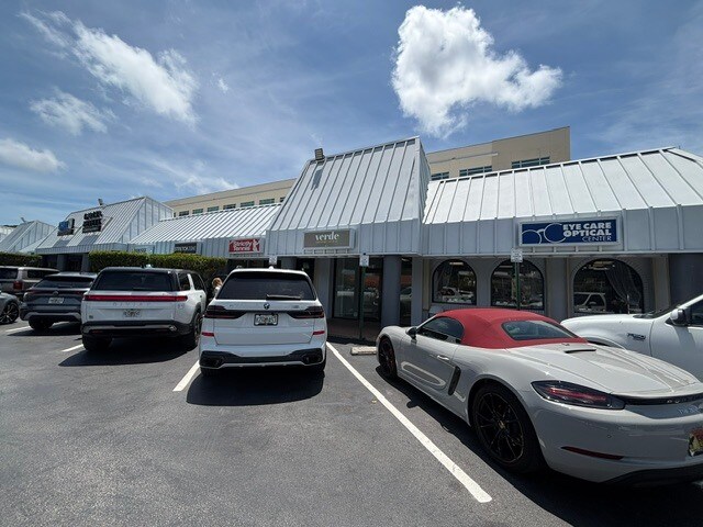 More Photos Of 7304 SW 57th Ave, South Miami General Retail For Lease