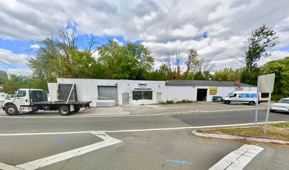 More Photos Of 1050-1052 Valley St, Vauxhall Warehouse For Lease