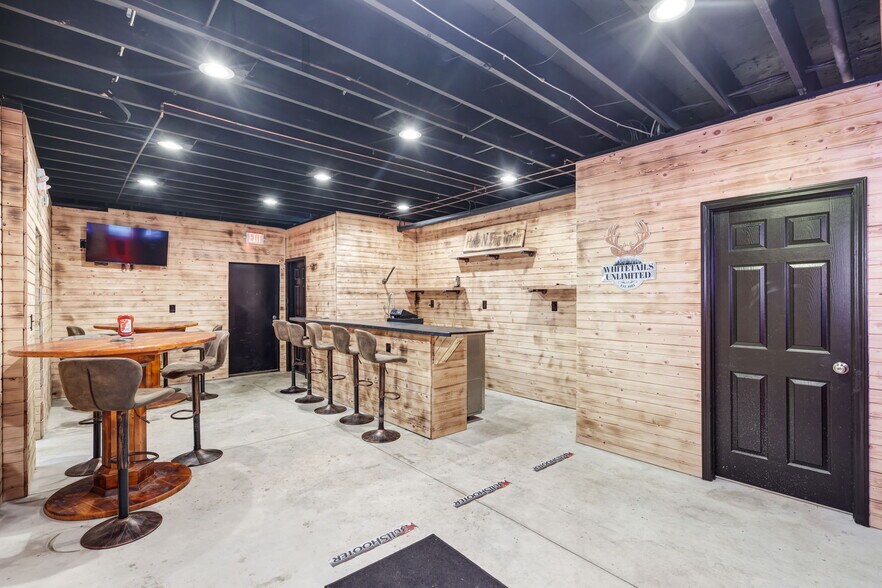 More Photos Of 519 N Main St, Caseyville General Retail For Sale