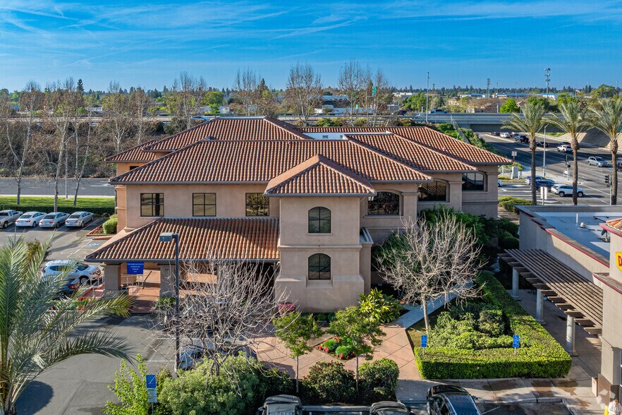 More Photos Of 220 S Akers St, Visalia Medical For Lease