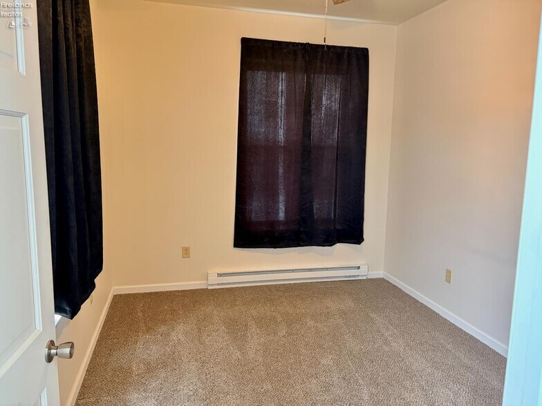 More Photos Of 110 Railroad St, Clyde Restaurant For Sale