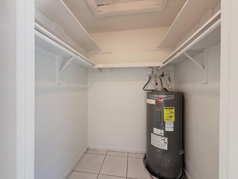 More Photos Of 920 S K St, Lake Worth Apartments For Sale