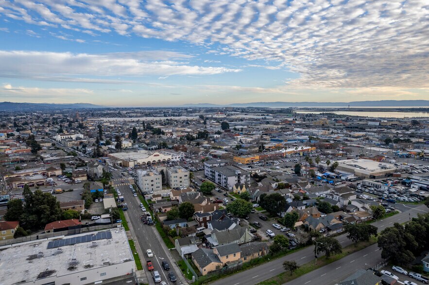 More Photos Of 1806 41st Ave, Oakland Apartments For Sale