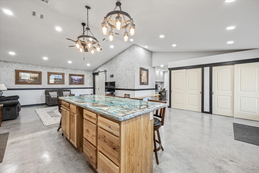 More Photos Of 7703 Prairie Creek Ln, Tolar Contractor Storage Yard For Sale