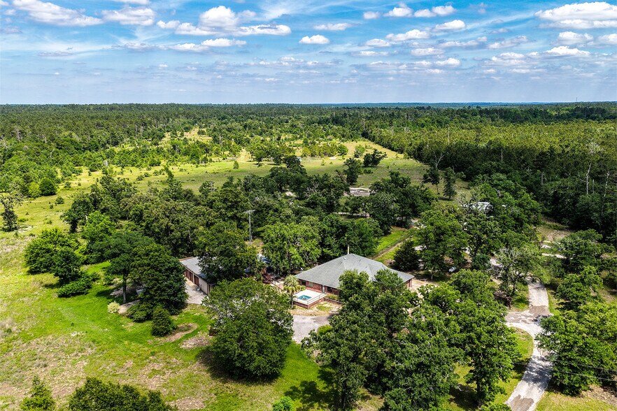 More Photos Of 1726 I-45 North, Huntsville Land For Sale