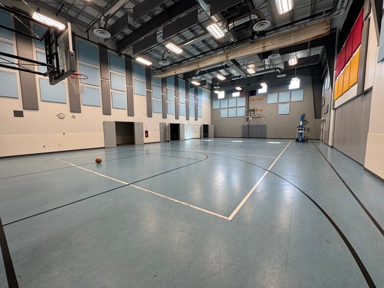 More Photos Of 1846 E 64th Ave, Anchorage Specialty For Sale