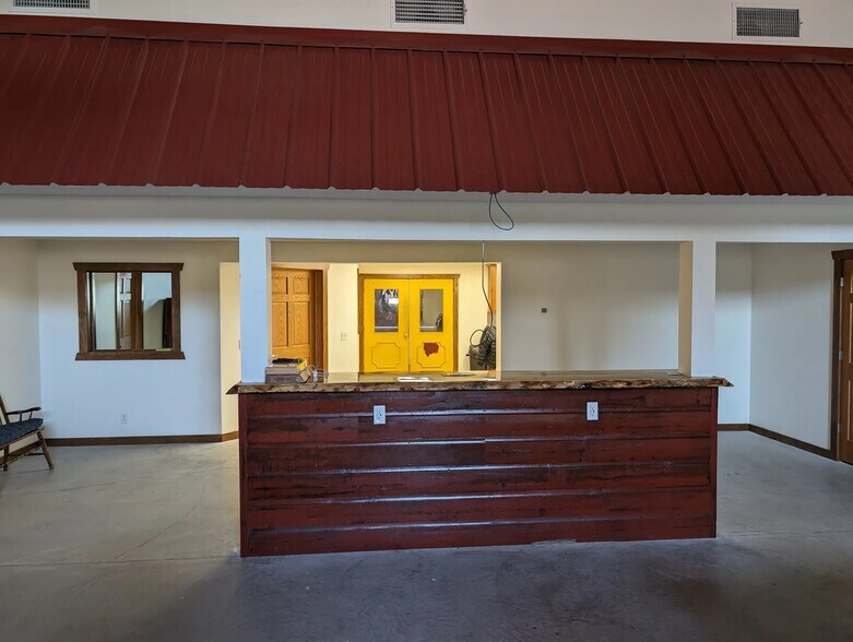 More Photos Of 120 N Broadway, Wells Flex For Sale