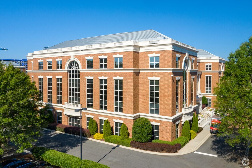 More Photos Of 4064 Colony Rd, Charlotte Office For Lease