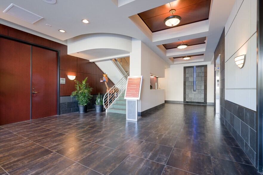 More Photos Of 900 Canterbury Pl, Escondido Office For Lease
