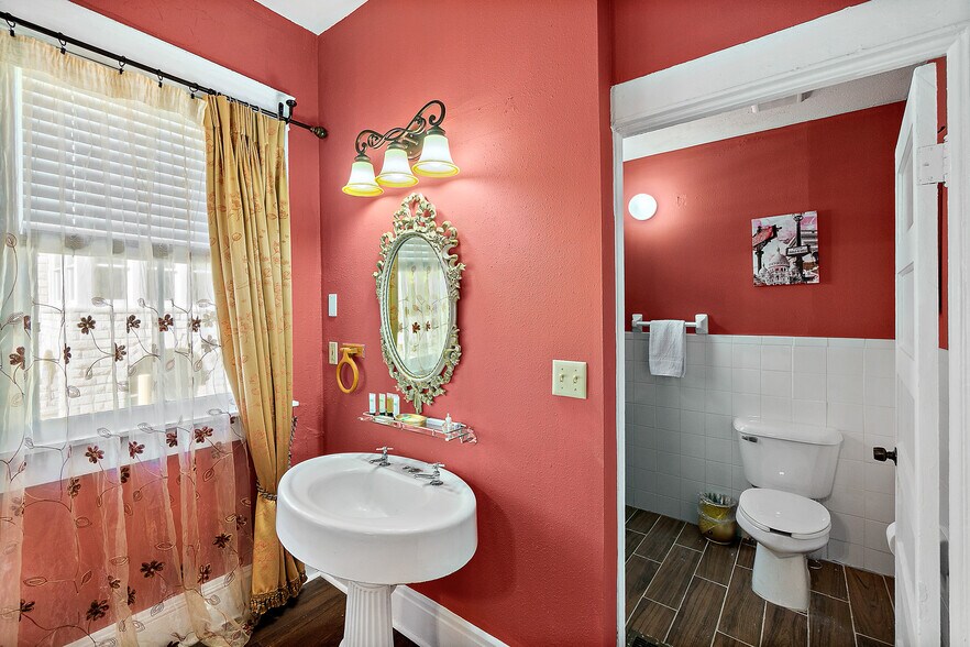 More Photos Of 444 S Beach St, Daytona Beach Hospitality For Sale