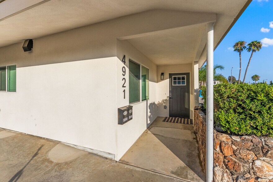 More Photos Of 4921 Gary St, San Diego Multifamily For Sale
