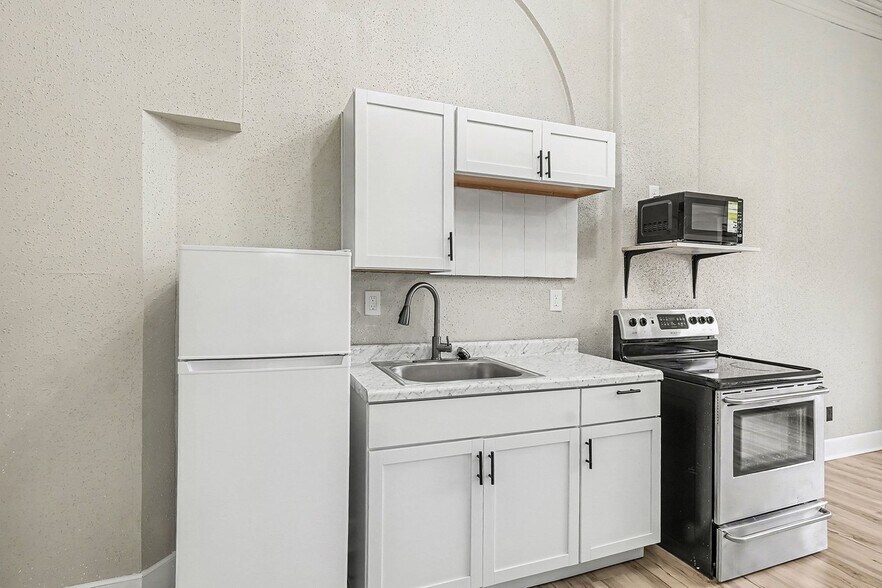 More Photos Of 1302 Faraon St, Saint Joseph Office For Sale