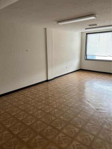 More Photos Of 801 8th Ave W, Palmetto Showroom For Lease